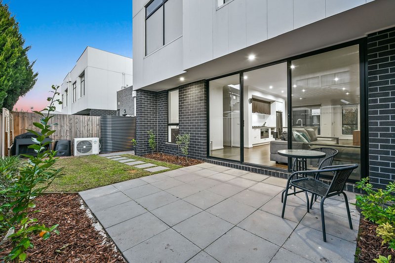 Photo - 38 Quarter Circuit, Springvale VIC 3171 - Image 15