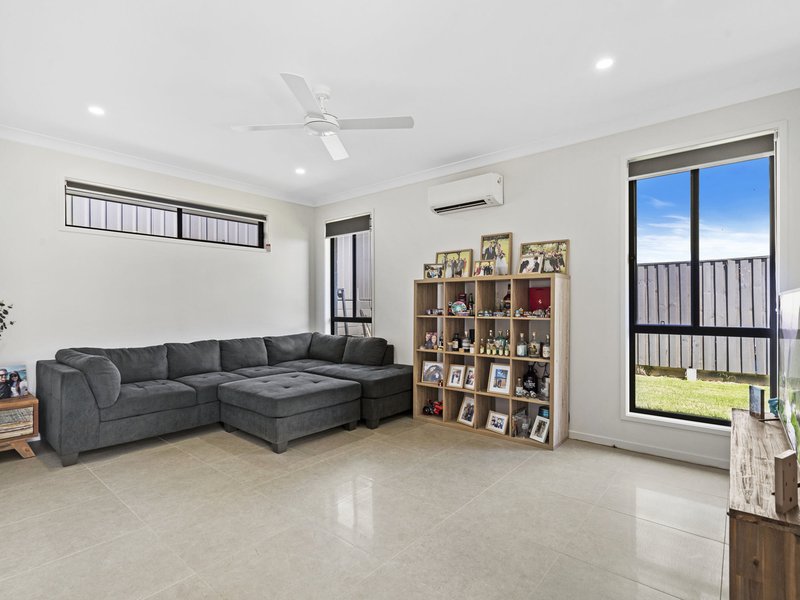 Photo - 38 Quartz Crescent, Collingwood Park QLD 4301 - Image 10