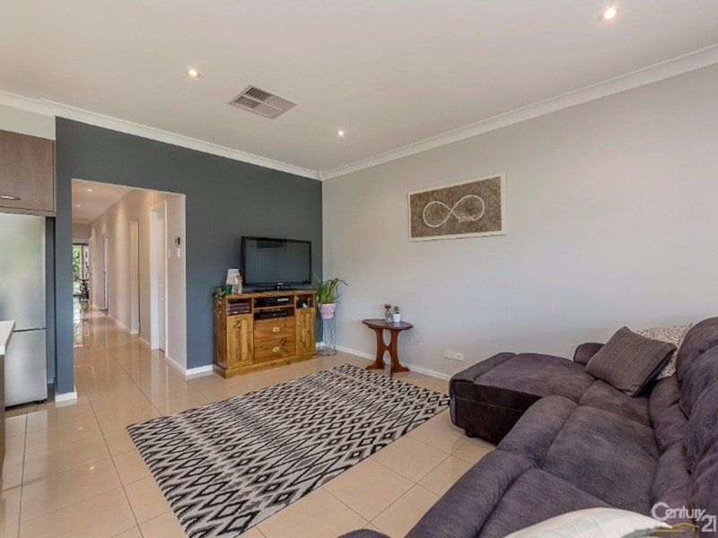 Photo - 38 Ramsay Avenue, Hillcrest SA 5086 - Image 5