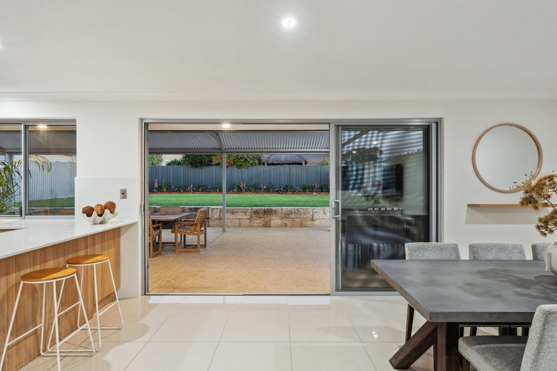 Photo - 38 Redfin Crescent, Beldon WA 6027 - Image 19