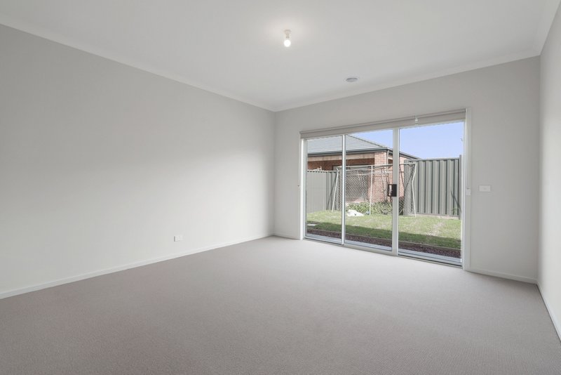 Photo - 38 Rica Road, Pakenham VIC 3810 - Image 12