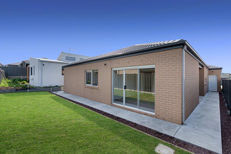 Photo - 38 Rica Road, Pakenham VIC 3810 - Image 13