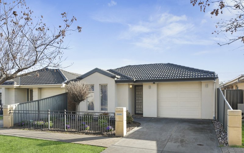 Photo - 38 Riesling Crescent, Andrews Farm SA 5114 - Image 2