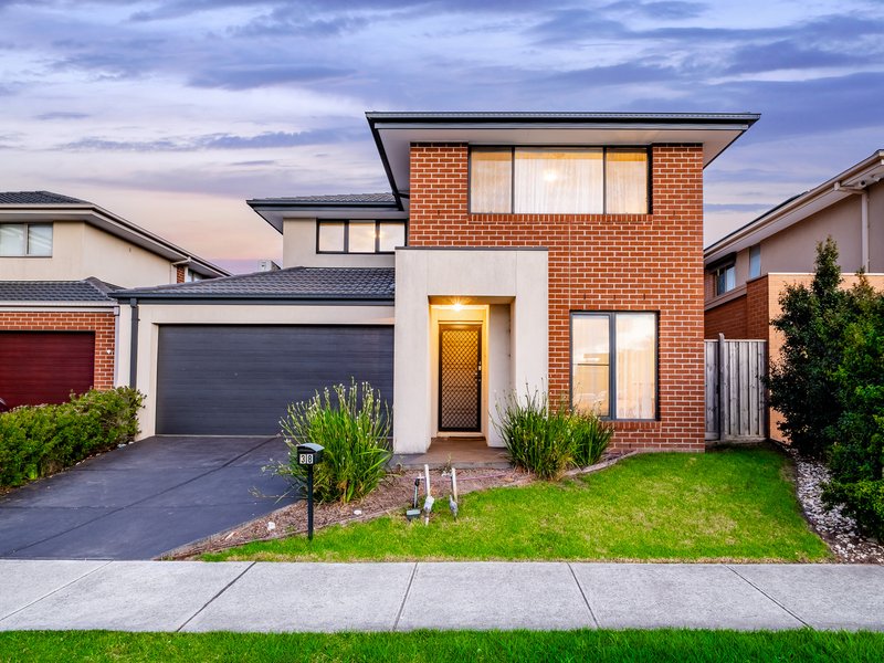 38 Riverside Drive, Cranbourne West VIC 3977