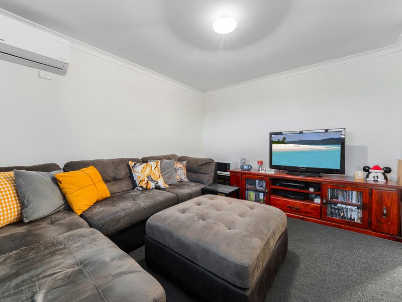 Photo - 38 Riverside Drive, Cranbourne West VIC 3977 - Image 14