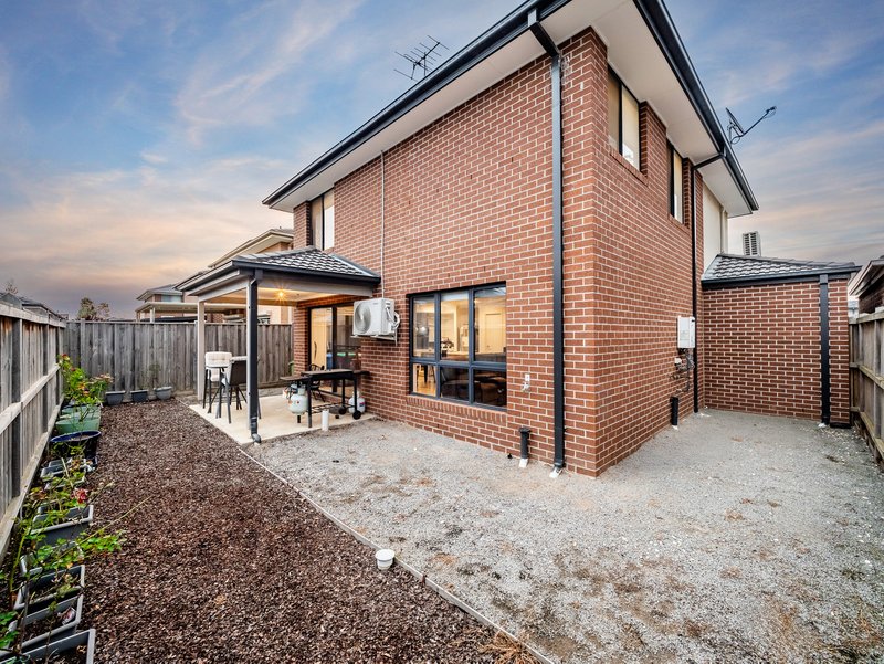 Photo - 38 Riverside Drive, Cranbourne West VIC 3977 - Image 23