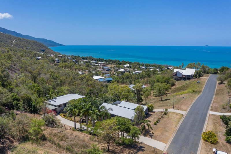 38 Roseric Crescent, Hideaway Bay QLD 4800