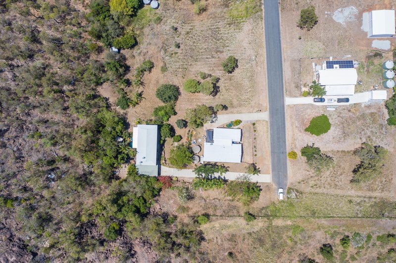 Photo - 38 Roseric Crescent, Hideaway Bay QLD 4800 - Image 13