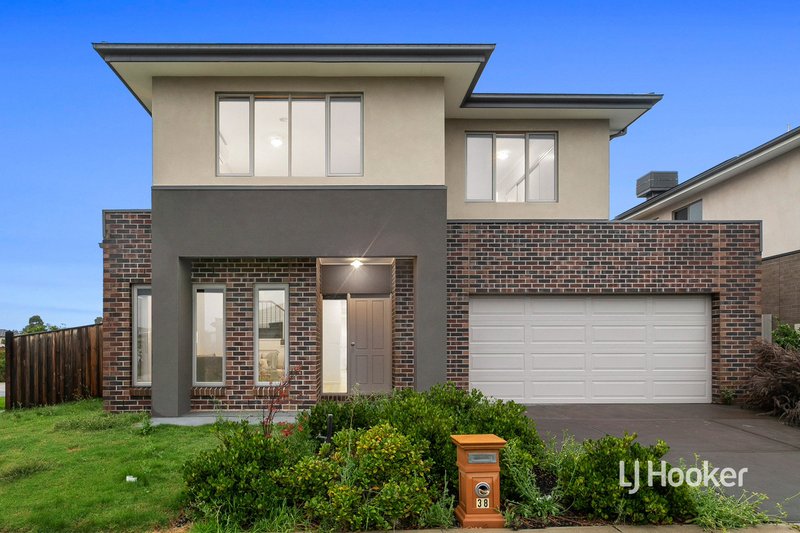 38 Roundhay Crescent, Point Cook VIC 3030