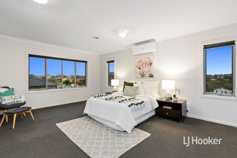 Photo - 38 Roundhay Crescent, Point Cook VIC 3030 - Image 17