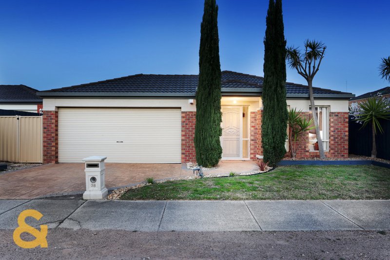 38 Salween Crescent, Roxburgh Park VIC 3064