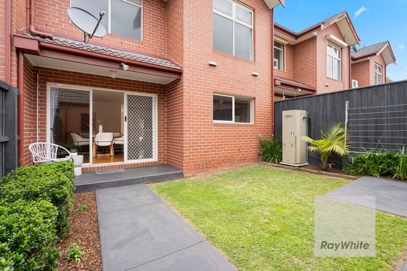 Photo - 38 Sanctuary Drive, Bundoora VIC 3083 - Image 11