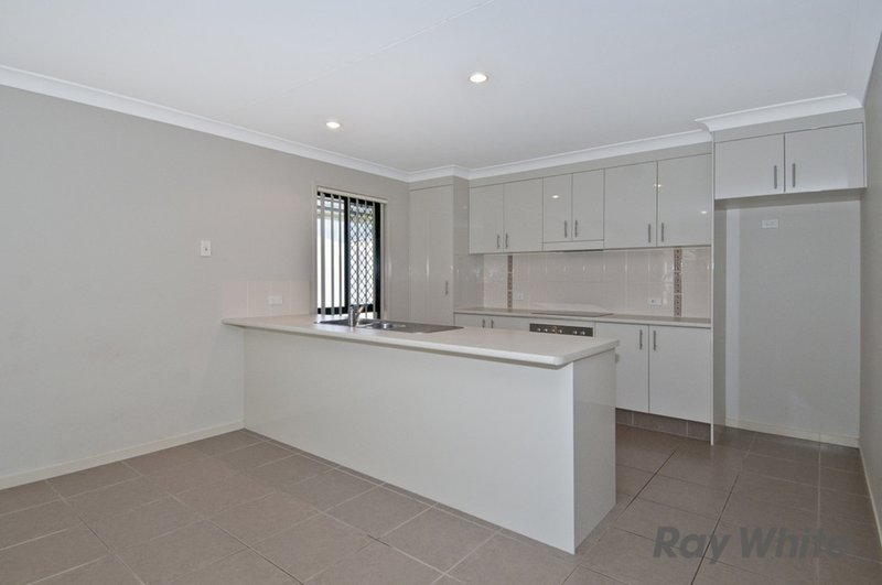 Photo - 38 Sanctuary Parkway, Waterford QLD 4133 - Image 3