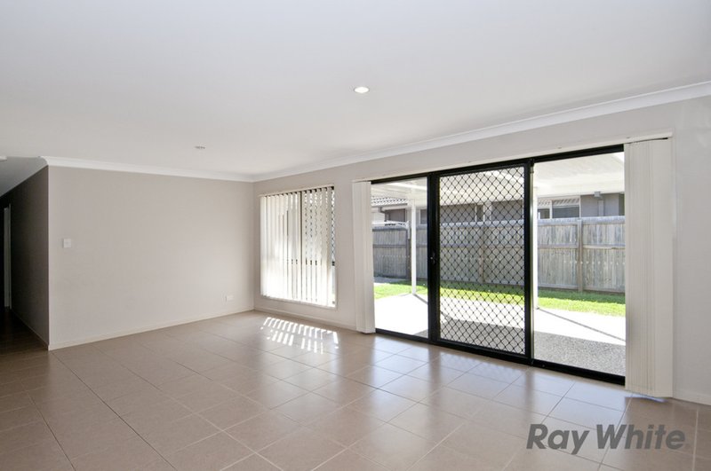 Photo - 38 Sanctuary Parkway, Waterford QLD 4133 - Image 4