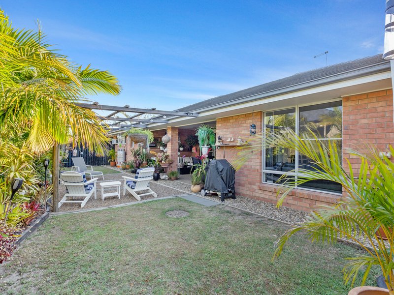 Photo - 38 Sandheath Pl , Ningi QLD 4511 - Image 13