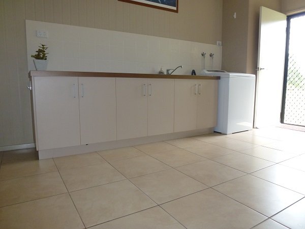 Photo - 38 Seaview Court, Sarina QLD 4737 - Image 11