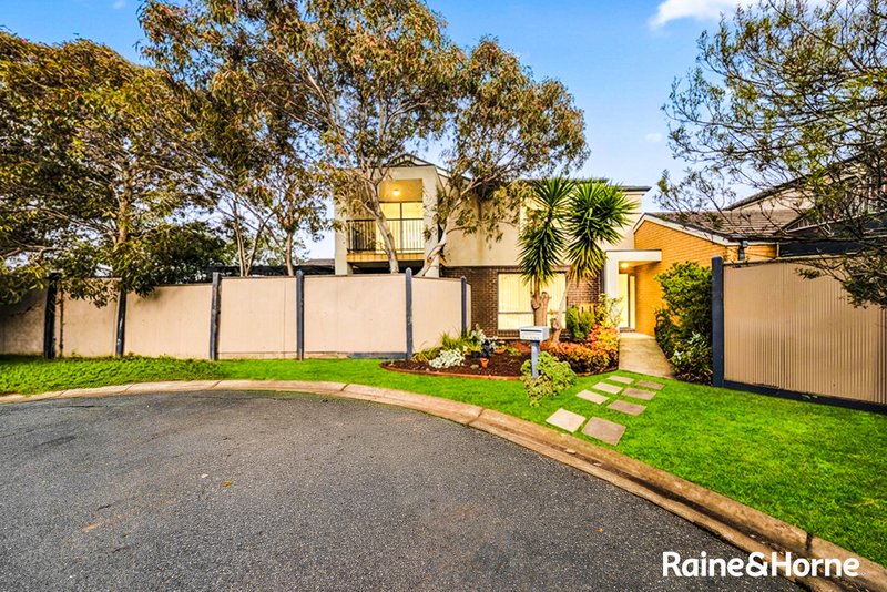 Photo - 3/8 Sherdley Green, Caroline Springs VIC 3023 - Image 23
