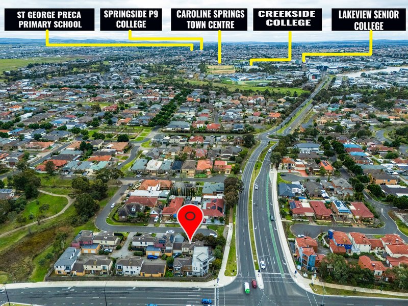Photo - 3/8 Sherdley Green, Caroline Springs VIC 3023 - Image 27