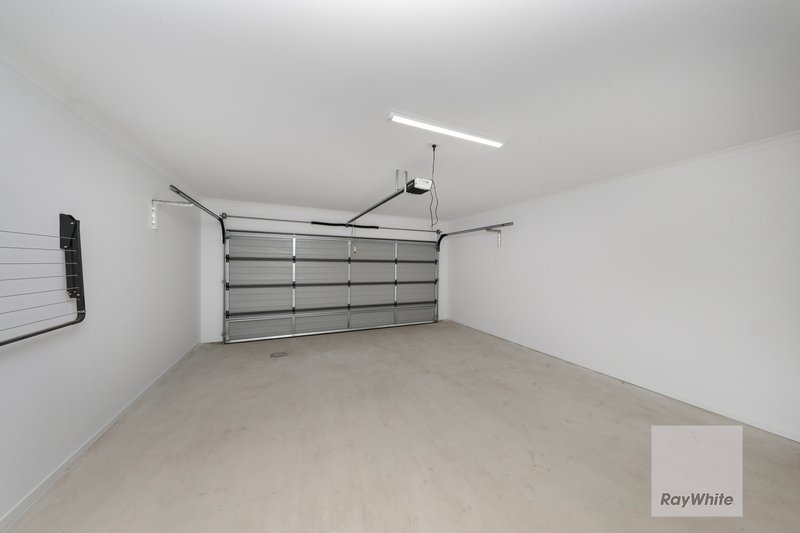 Photo - 38 Shingleback Walk, Mickleham VIC 3064 - Image 15