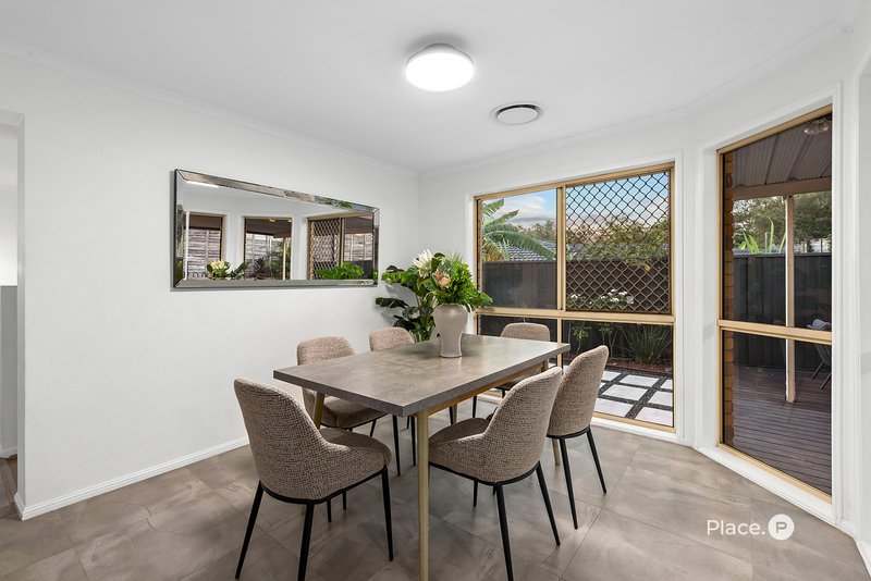 Photo - 38 Silky Oak Crescent, Carindale QLD 4152 - Image 7