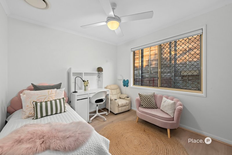 Photo - 38 Silky Oak Crescent, Carindale QLD 4152 - Image 12