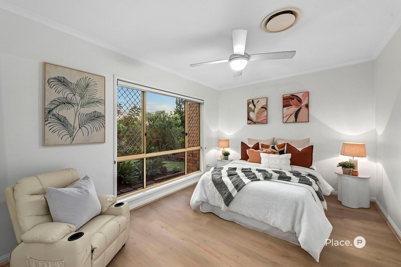 Photo - 38 Silky Oak Crescent, Carindale QLD 4152 - Image 13