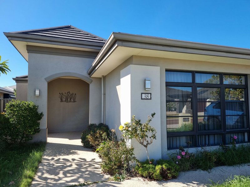 Photo - 38 Silvershot Avenue, Harrisdale WA 6112 - Image 2