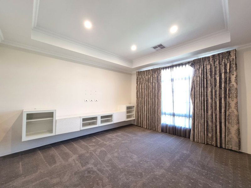 Photo - 38 Silvershot Avenue, Harrisdale WA 6112 - Image 4