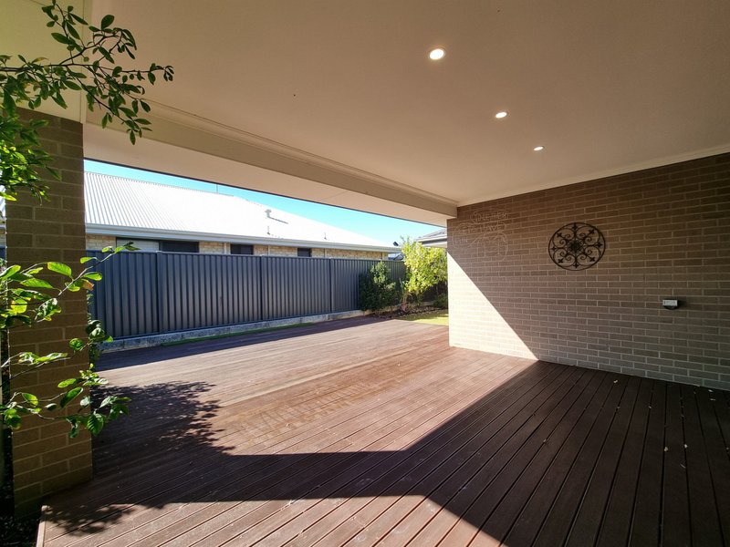 Photo - 38 Silvershot Avenue, Harrisdale WA 6112 - Image 18