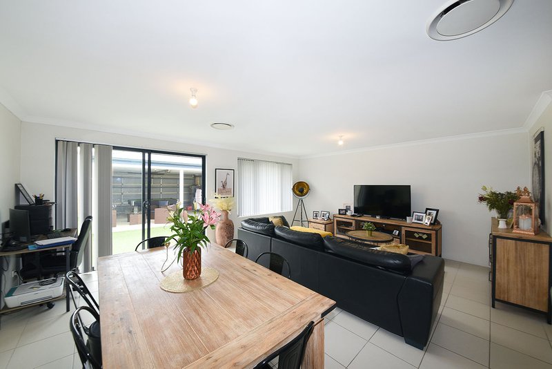 Photo - 38 Skysail Avenue, Alkimos WA 6038 - Image 16