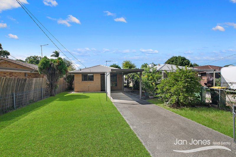 Photo - 38 Sportsground St , Redcliffe QLD 4020 - Image 2