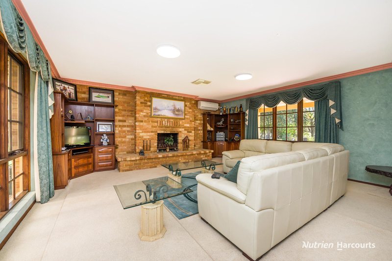 Photo - 38 St Andrews Court, Woodridge WA 6041 - Image 9