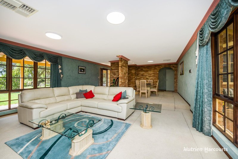 Photo - 38 St Andrews Court, Woodridge WA 6041 - Image 10