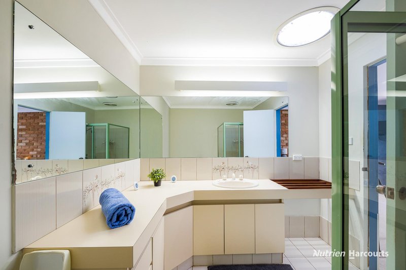 Photo - 38 St Andrews Court, Woodridge WA 6041 - Image 15