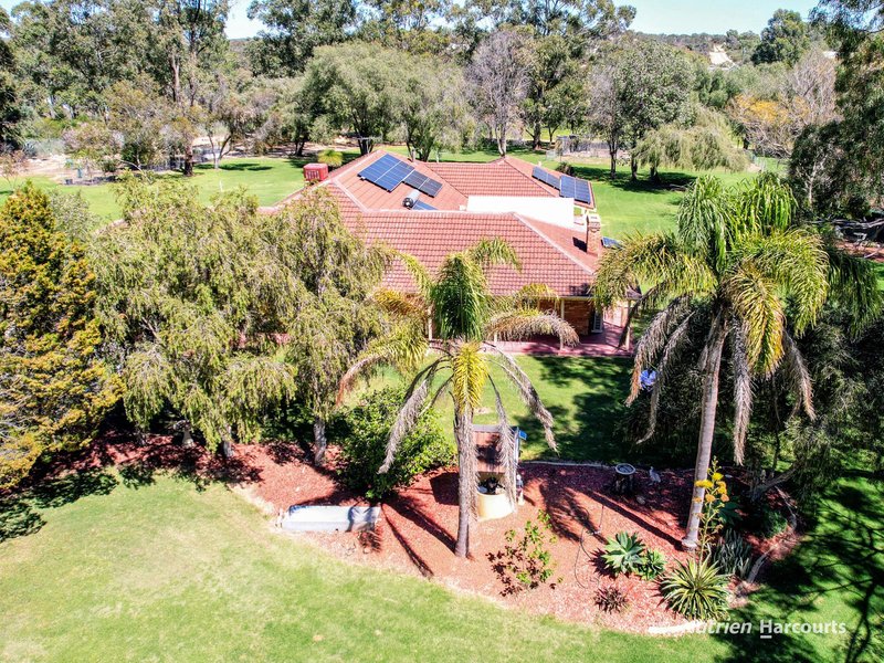 Photo - 38 St Andrews Court, Woodridge WA 6041 - Image 33