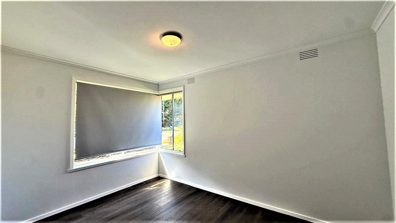 Photo - 38 St John'S Avenue, Springvale VIC 3171 - Image 5