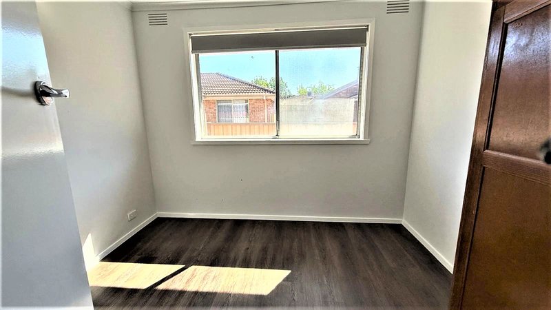 Photo - 38 St John'S Avenue, Springvale VIC 3171 - Image 9