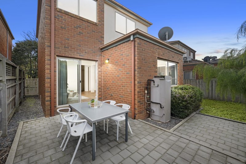 Photo - 38 St Laurent Rise, Knoxfield VIC 3180 - Image 2