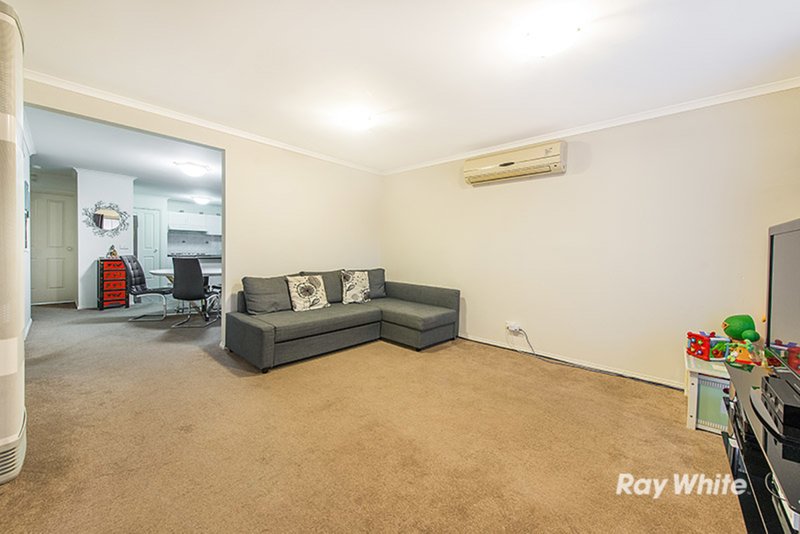 Photo - 38 Stephellen Way, Cranbourne West VIC 3977 - Image 5