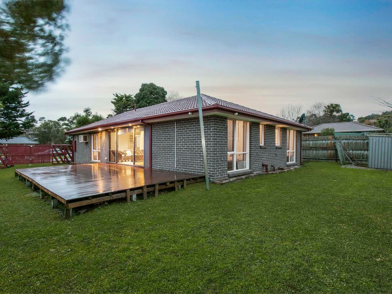 Photo - 38 Strathavan Drive, Berwick VIC 3806 - Image 13