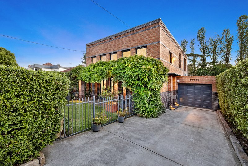 Photo - 38 Sugarloaf Crescent, Castlecrag NSW 2068 - Image 4