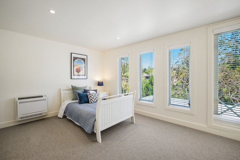 Photo - 38 Sugarloaf Crescent, Castlecrag NSW 2068 - Image 13