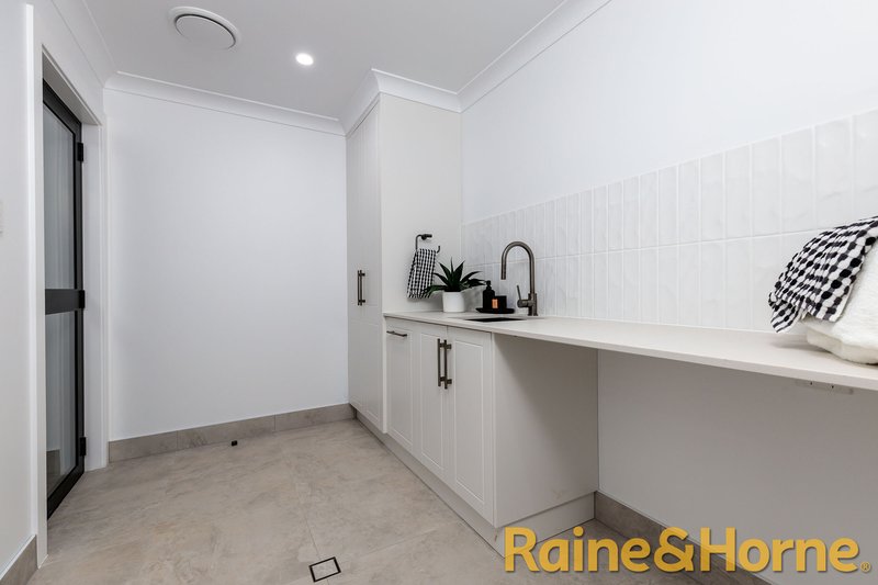 Photo - 38 Sunningdale Close, Dubbo NSW 2830 - Image 18