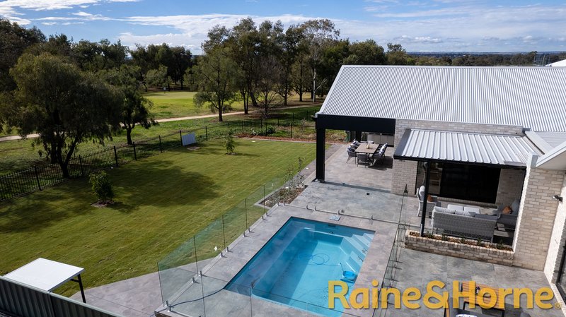 Photo - 38 Sunningdale Close, Dubbo NSW 2830 - Image 24