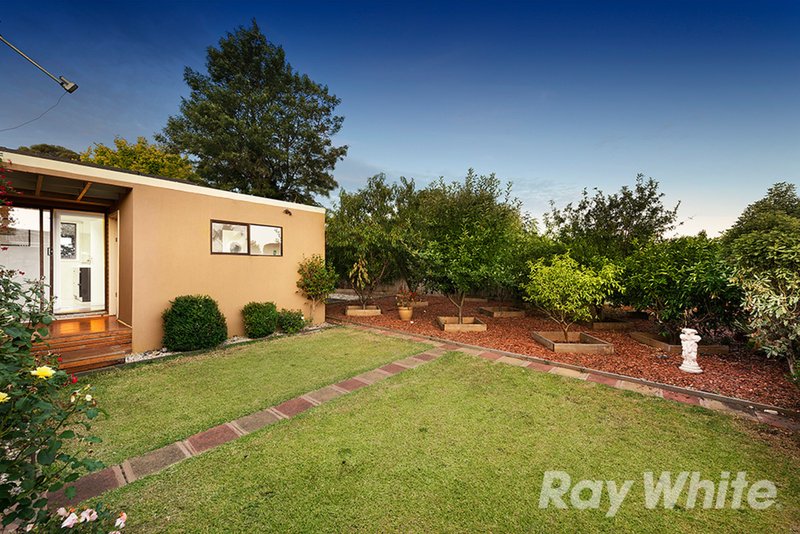 Photo - 38 Sunrise Drive, Mulgrave VIC 3170 - Image 10