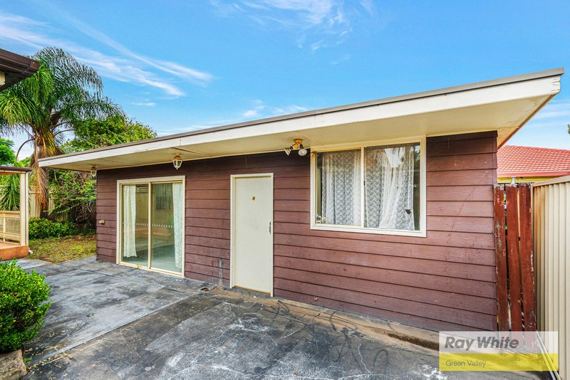 Photo - 38 Swan Cct , Green Valley NSW 2168 - Image 15