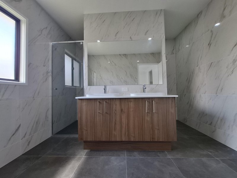 Photo - 38 Tablelands Crescent, Banya QLD 4551 - Image 6