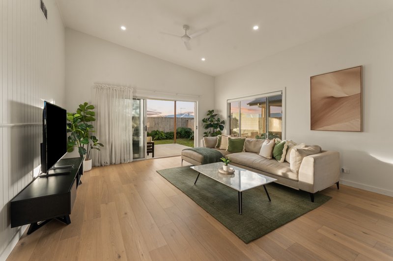 Photo - 38 Tauton Way, Redland Bay QLD 4165 - Image 7