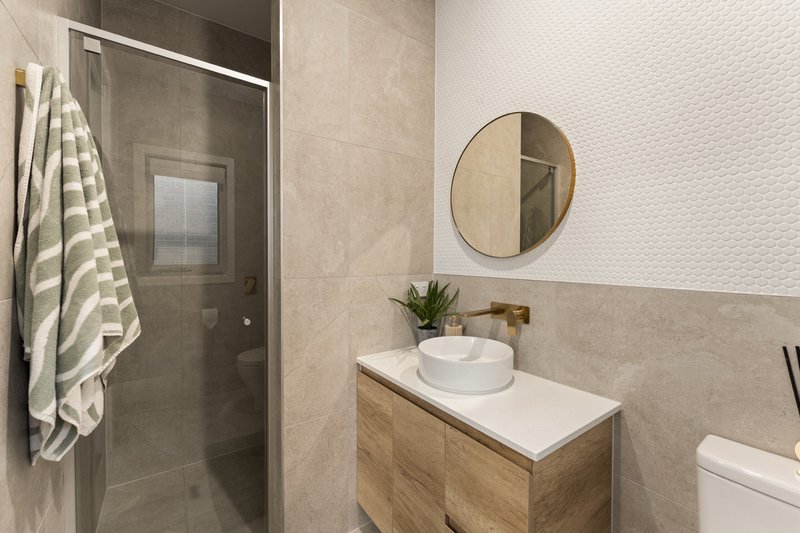 Photo - 38 Tauton Way, Redland Bay QLD 4165 - Image 13