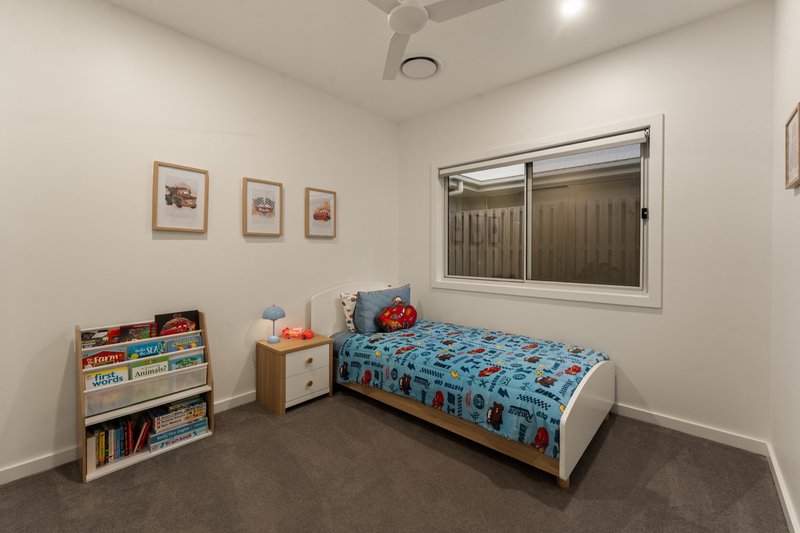 Photo - 38 Tauton Way, Redland Bay QLD 4165 - Image 15